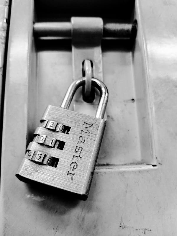 Urgent locksmith services in angers with clear quotes
